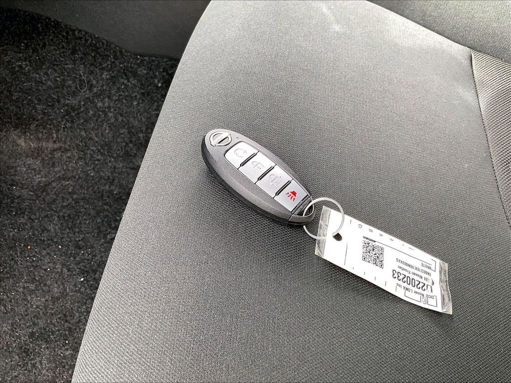 Used 2024 White Nissan PRO-4X image 30