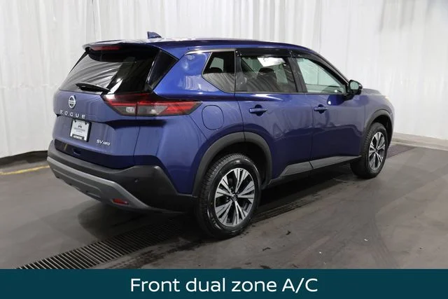 Used 2021 Caspian Blue Metallic Nissan SV image 3