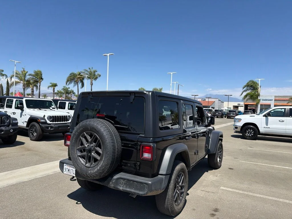 Used 2025 Black Jeep Sport S image 9