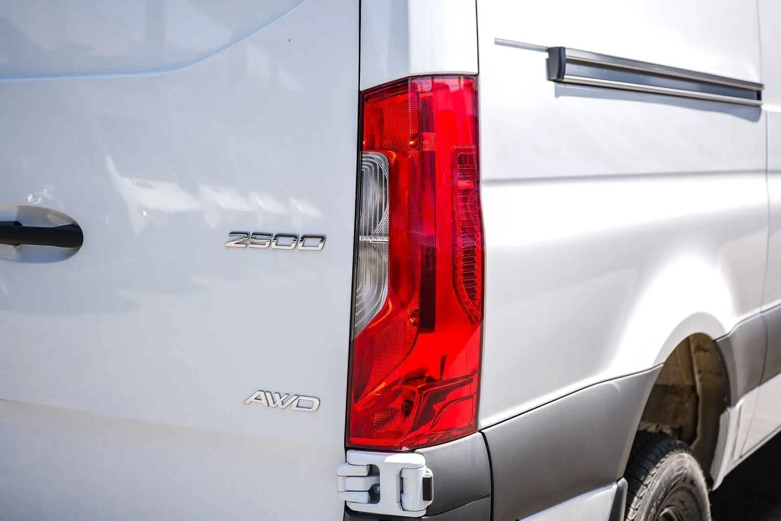 New 2025 Arctic+White Mercedes-Benz Cargo 144WB High Roof AWD 2.0L I4 Diesel Turbo HO image 11