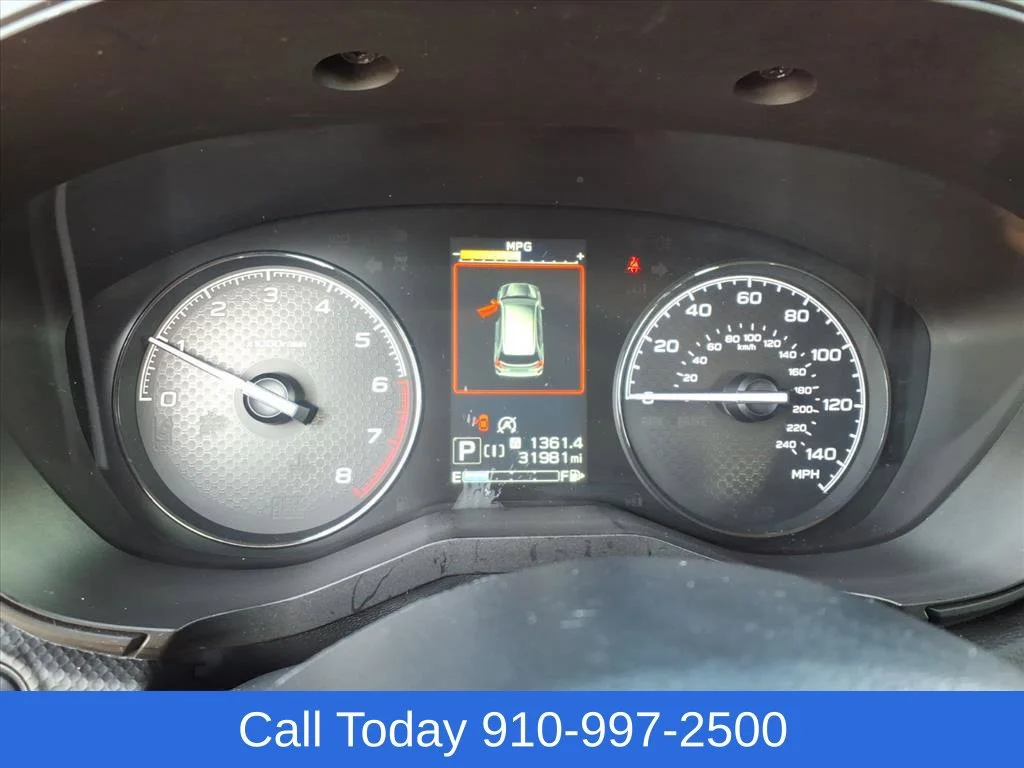Used 2023 White Subaru  image 28