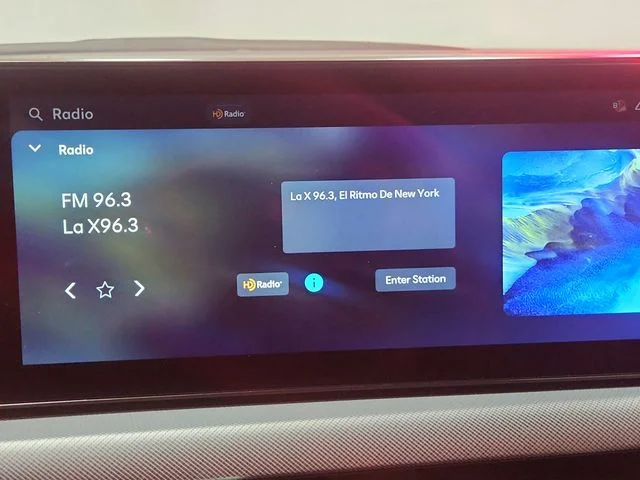 Used 2025 Red Hyundai SEL image 11