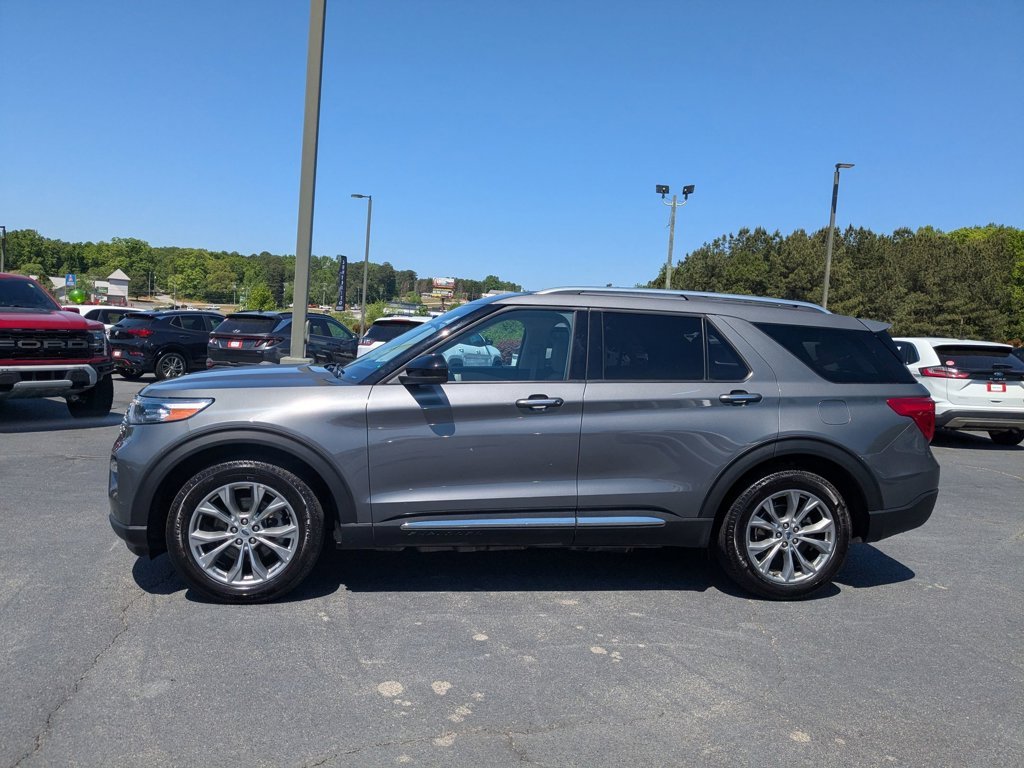 Used 2023  Ford Limited image 8