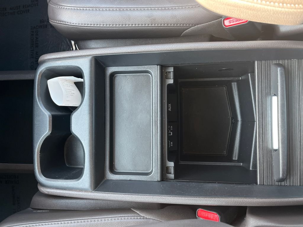 Used 2019 Silver Honda EX-L image 28
