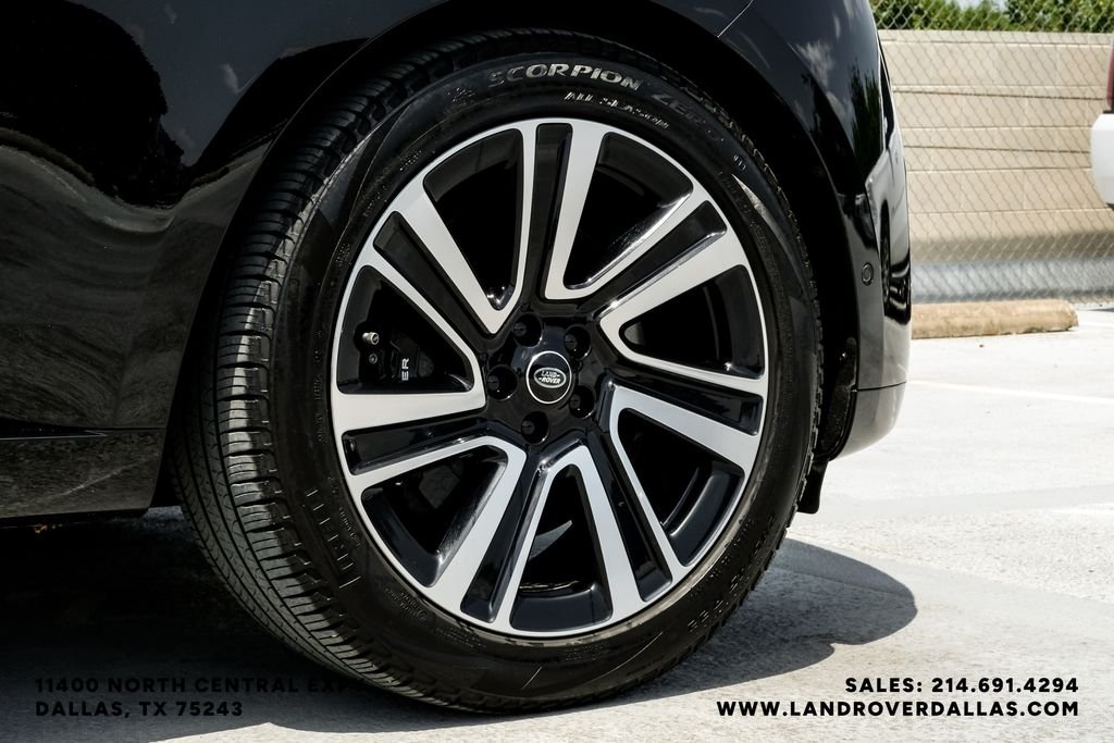 Used 2023 Santorini Black Metallic Land Rover SE image 66