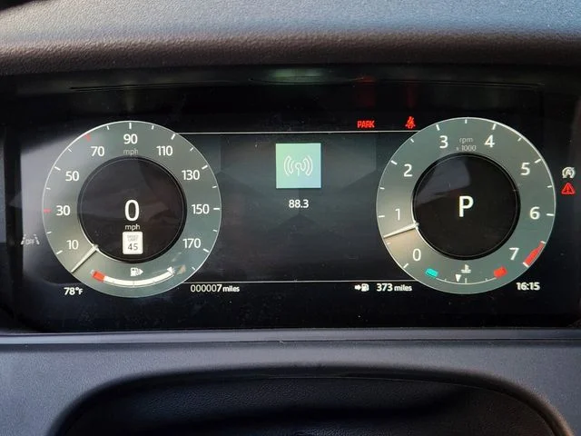 Used 2025 Black Land Rover Dynamic SE image 11