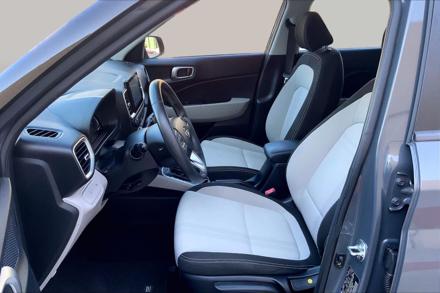 Certified Used 2025 Ecotronic Gray Hyundai SEL image 8