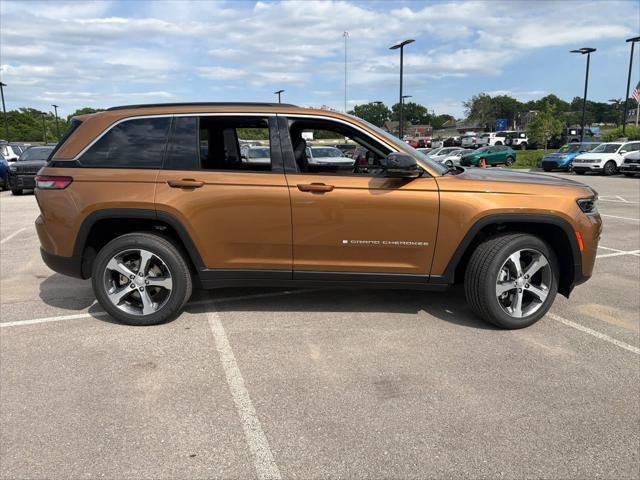 New 2026 Copper Shino Metallic Clear-Coat Exterior Paint Jeep Limited image 3