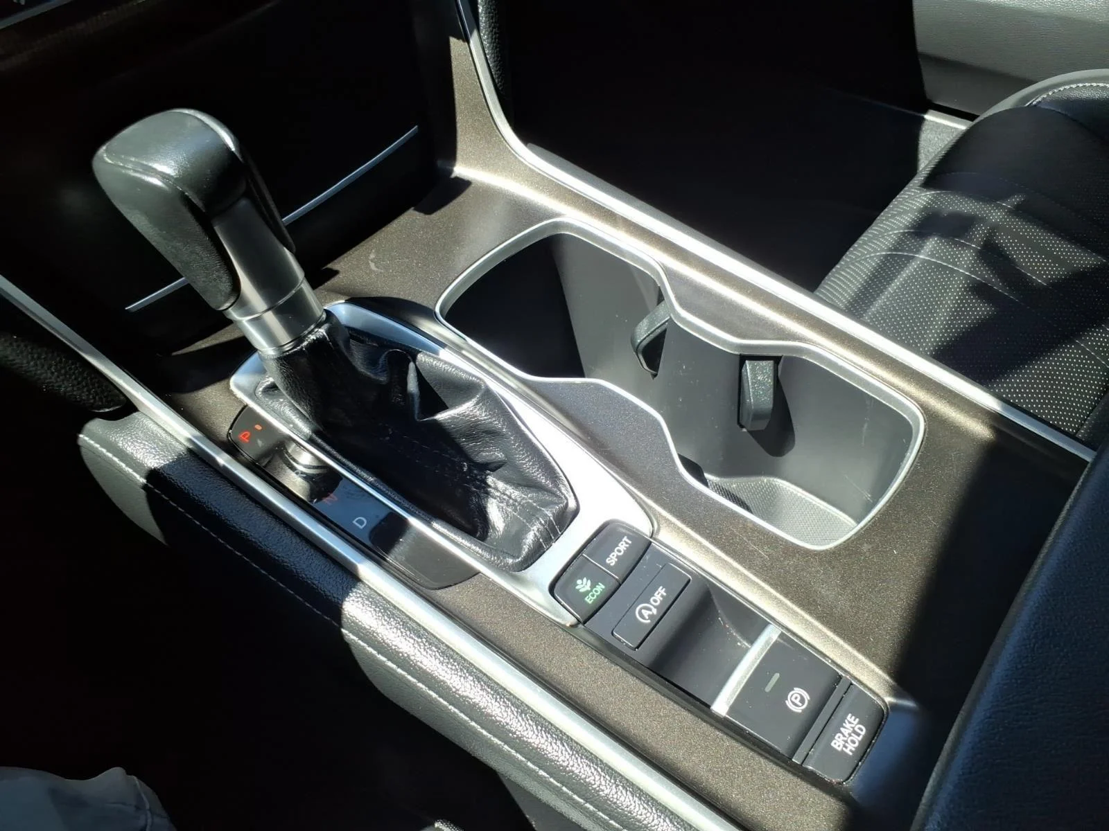 Used 2022 Platinum White Pearl Honda Sport SE image 18