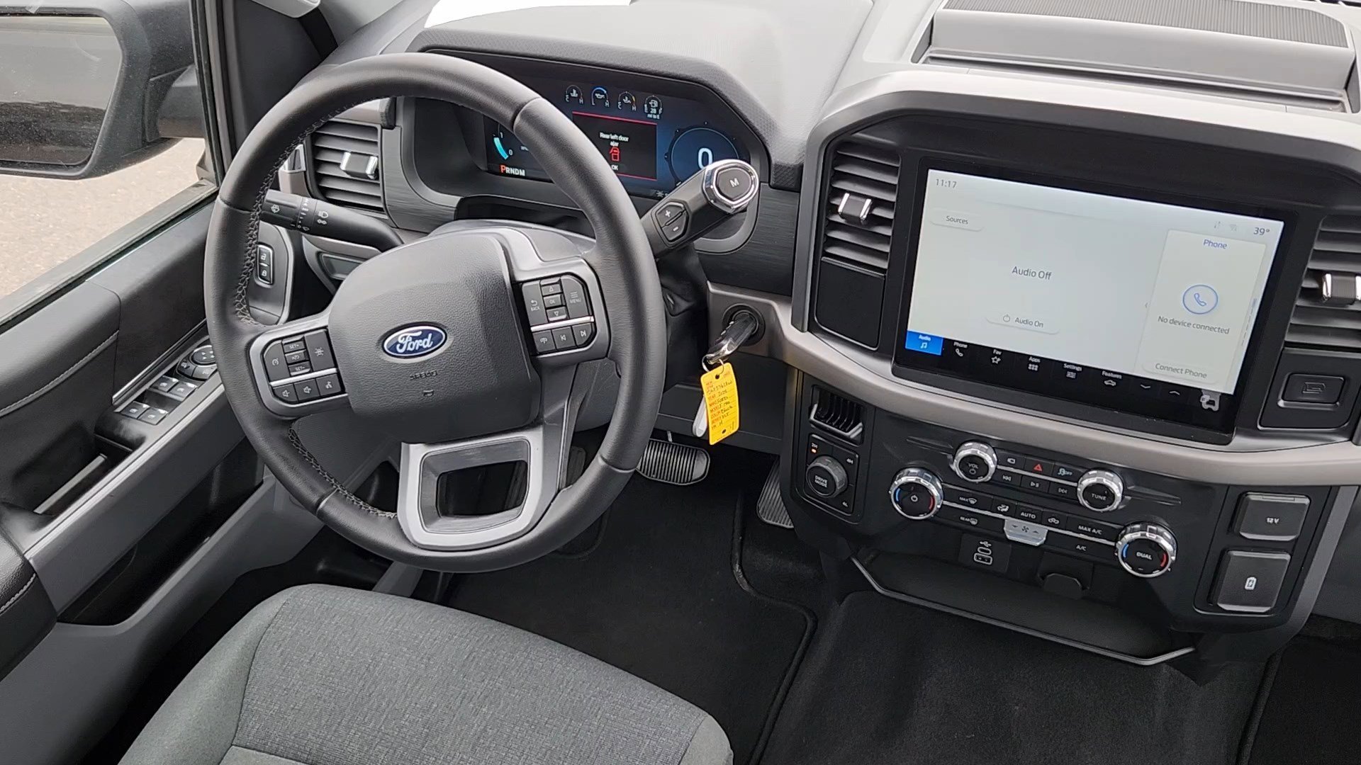 2025 Ford F-150 XLT - Photo 5