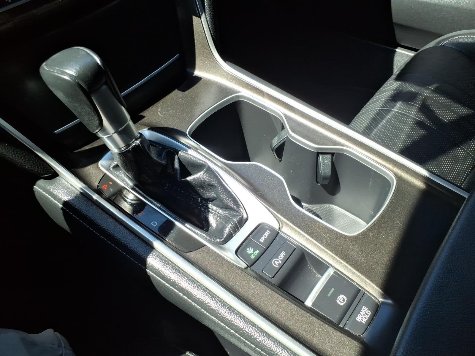 Used 2022 Platinum White Pearl Honda Sport SE image 18