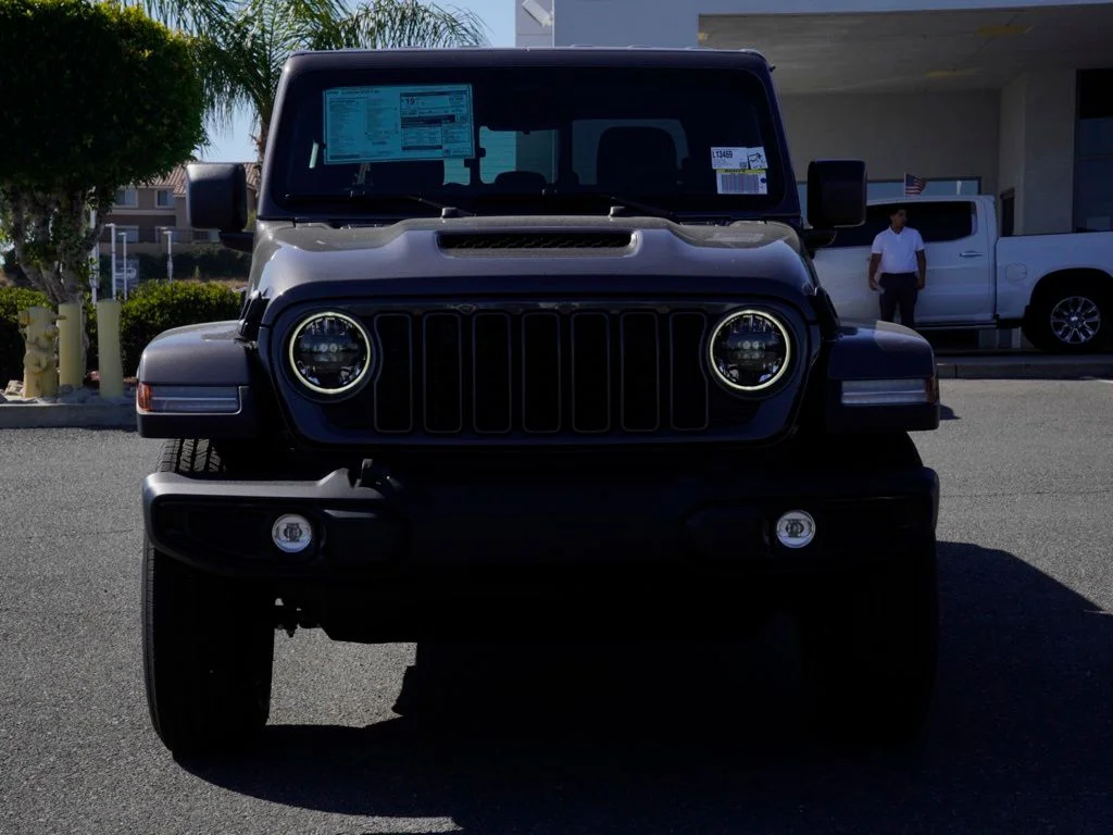 New 2026 Granite Crystal Metallic Clear-Coat Exterior Paint Jeep Sport S image 8