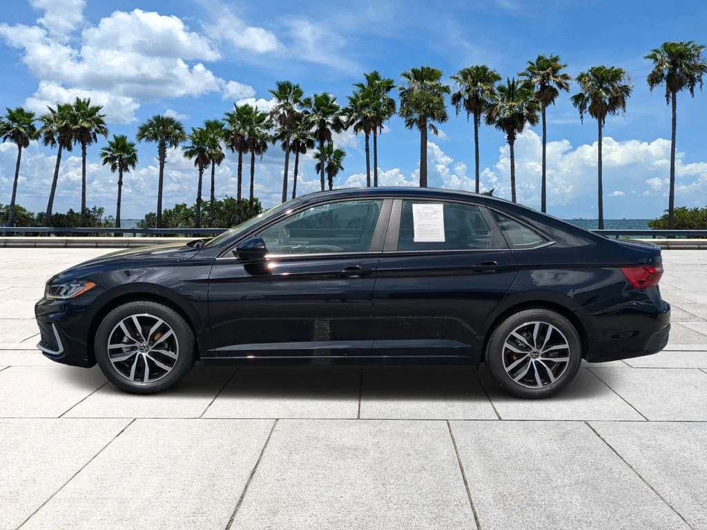 Used 2025  Volkswagen 1.5T SE image 7
