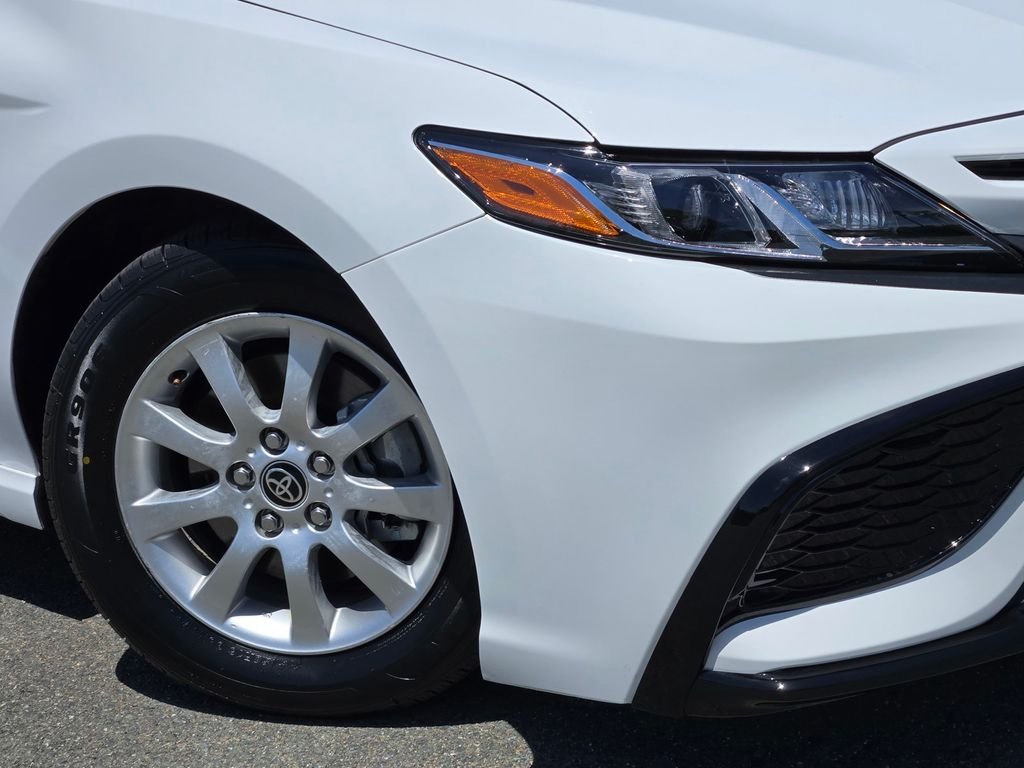 Used 2023 White Toyota SE image 9