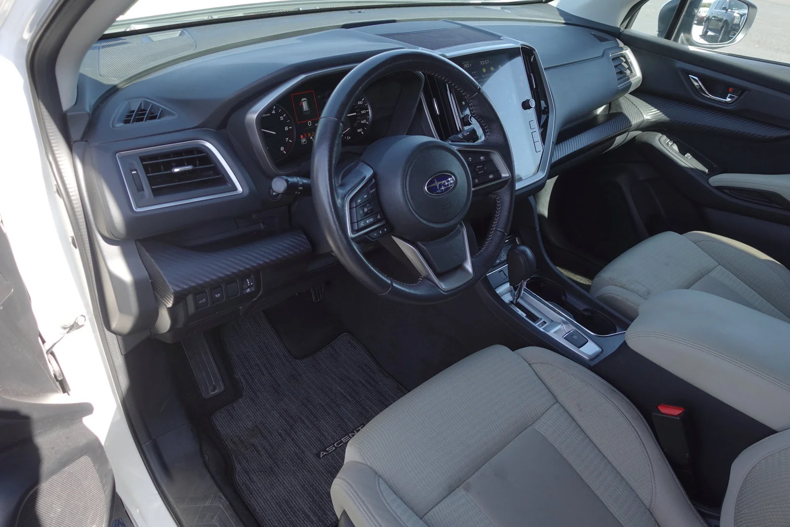 Used 2025 Crystal White Pearl Subaru Premium image 9
