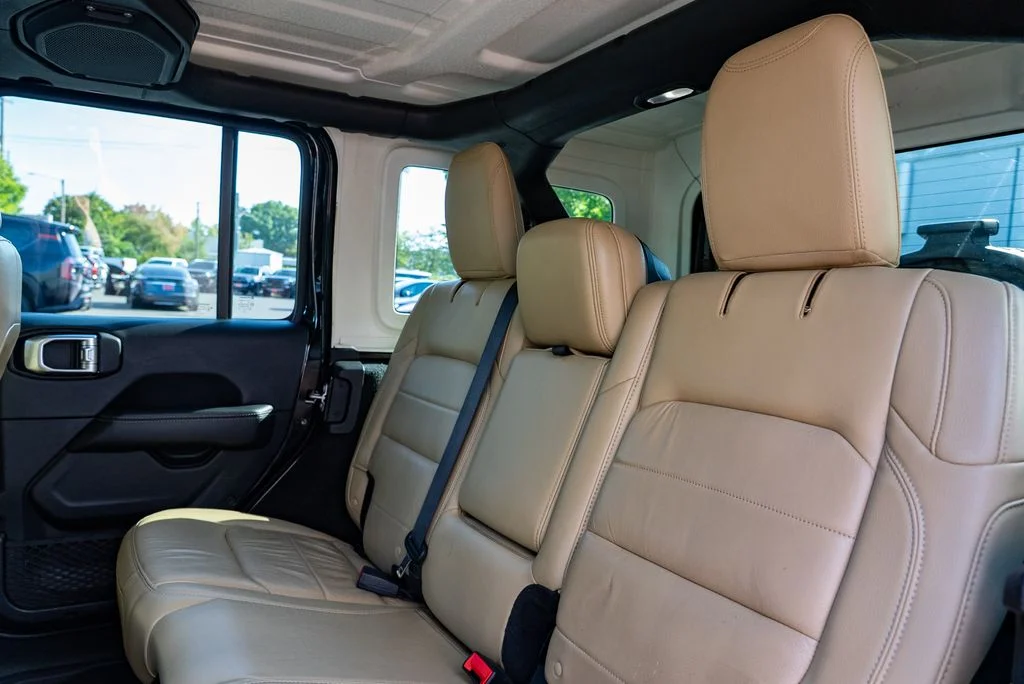 Used 2018 Black Jeep Unlimited Sahara image 23