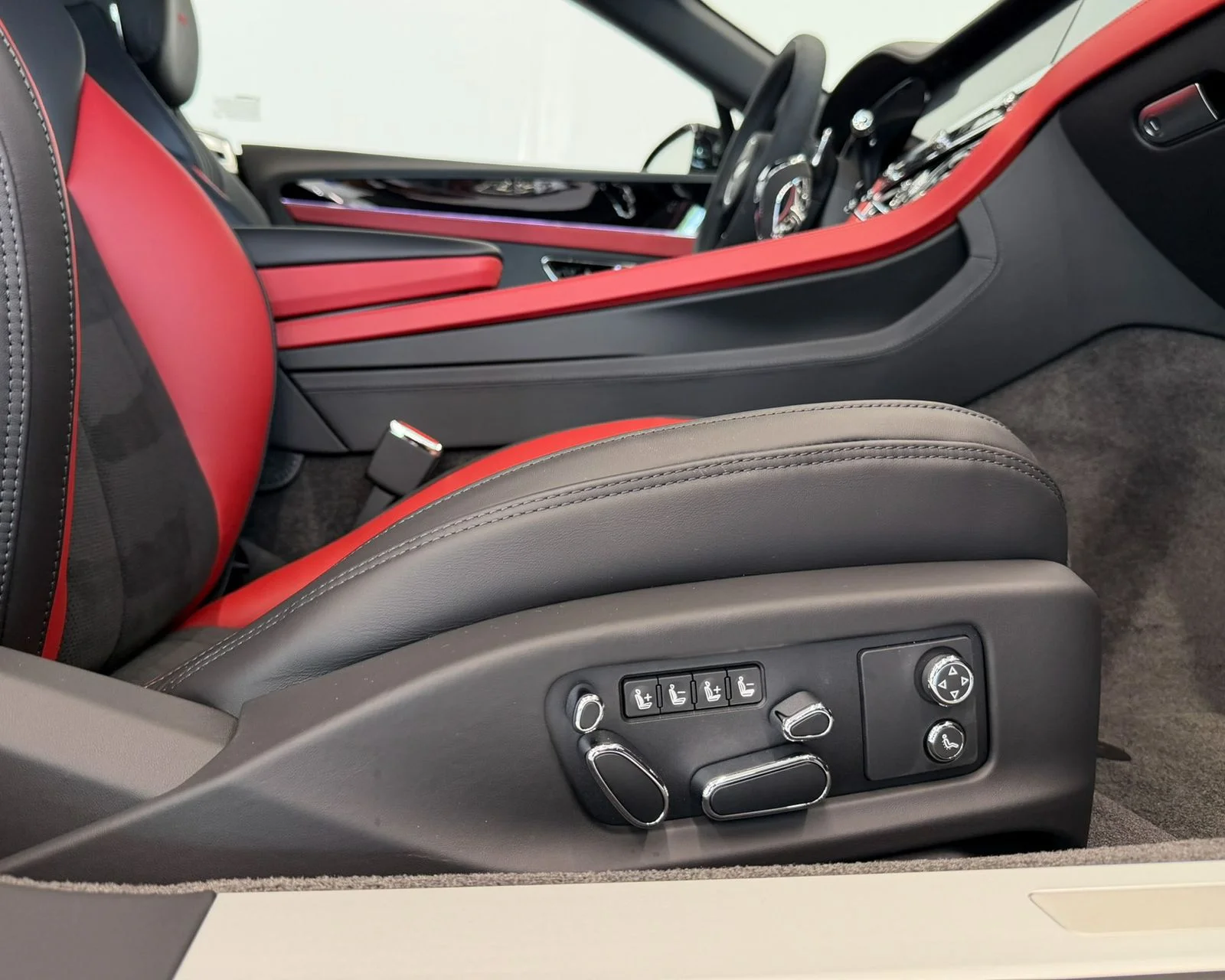 New 2026  Bentley V8 S image 32