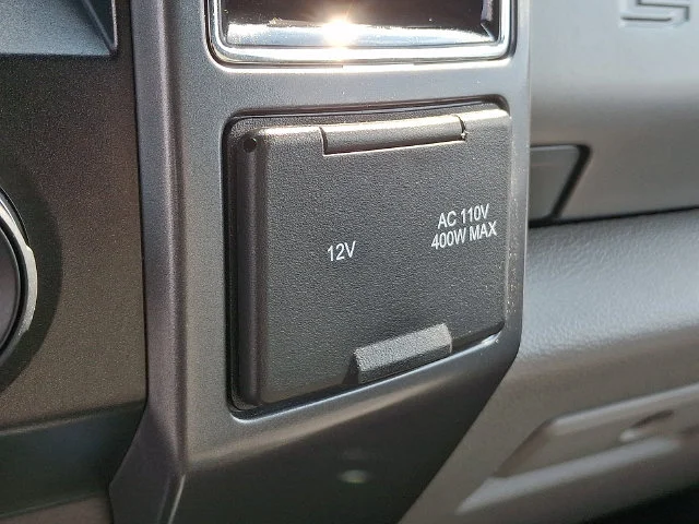 Used 2020 Blue Ford XLT image 27