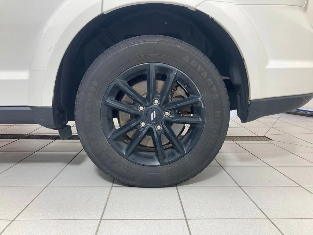 Used 2019 White Dodge SE image 18