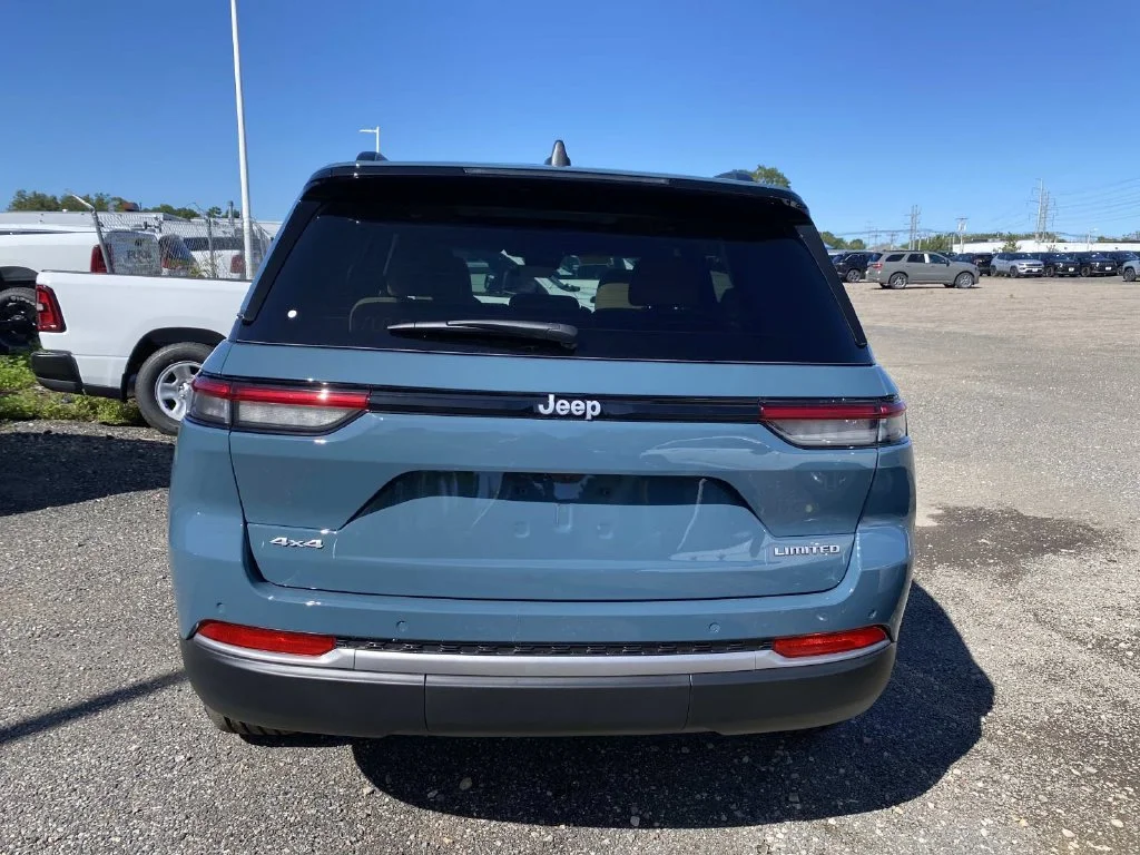 New 2027 Blue Jeep Limited Reserve image 4