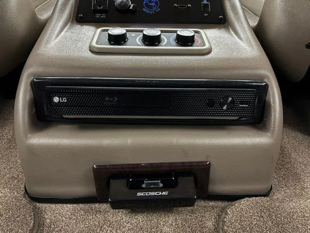Used 2012 Special Paint GMC Explorer Limited SE image 48