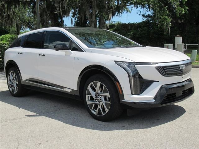 2025 Cadillac Optiq Luxury 2 AWD's photo
