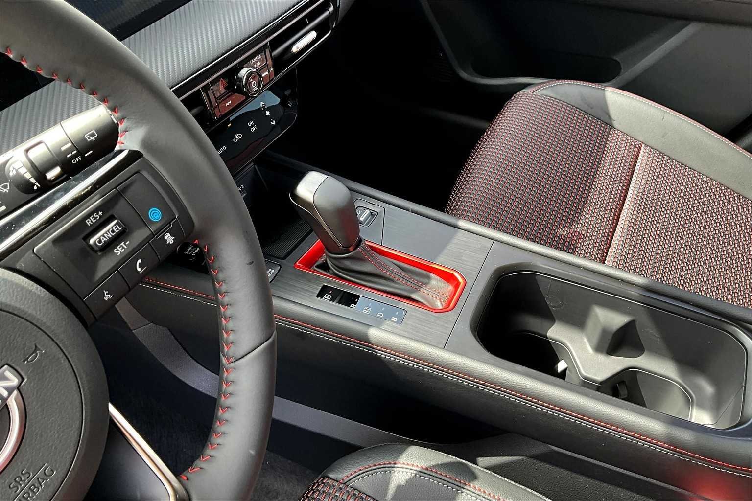 2025 Nissan Kicks SR - Photo 11