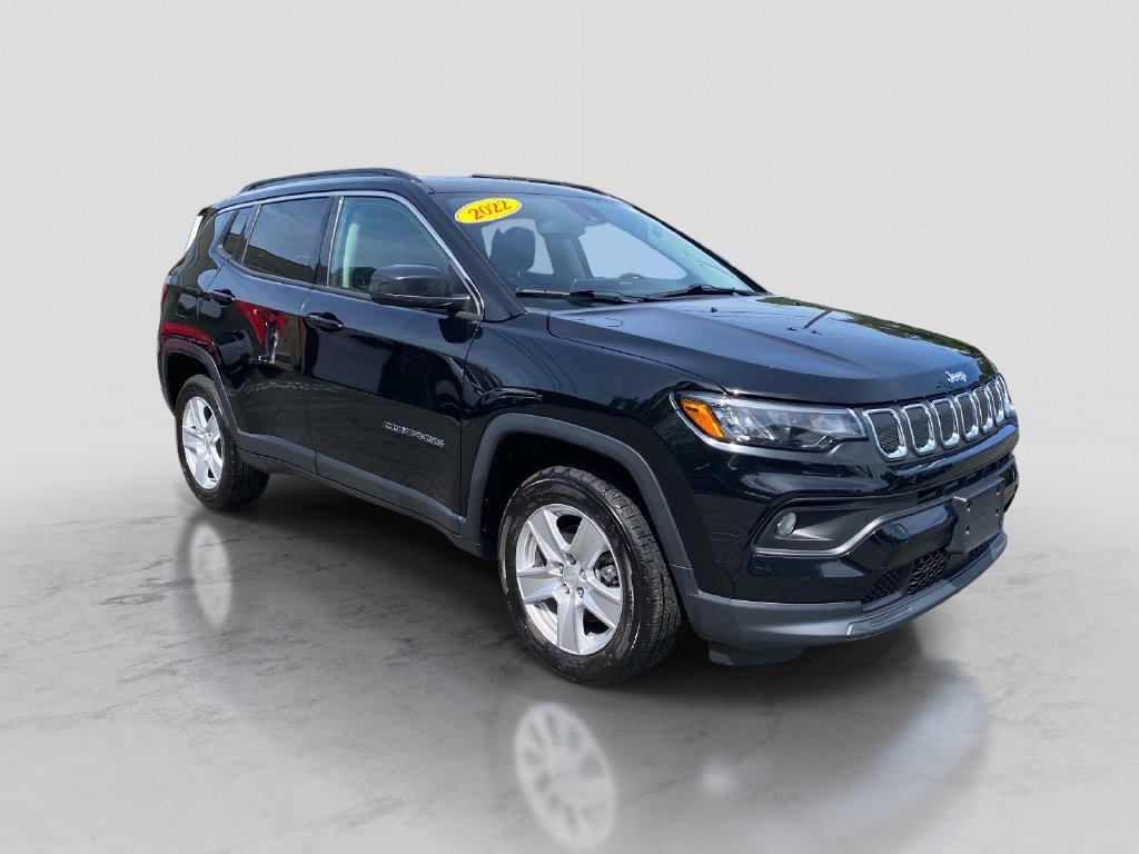 Used 2022 Black Jeep Latitude image 9