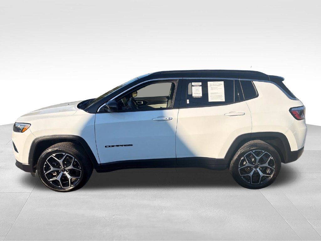 Used 2025 White Jeep Limited image 2