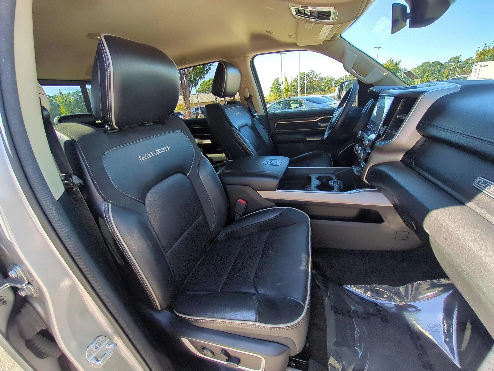 Used 2019 Billet Silver Metallic Clearcoat Ram Laramie image 37