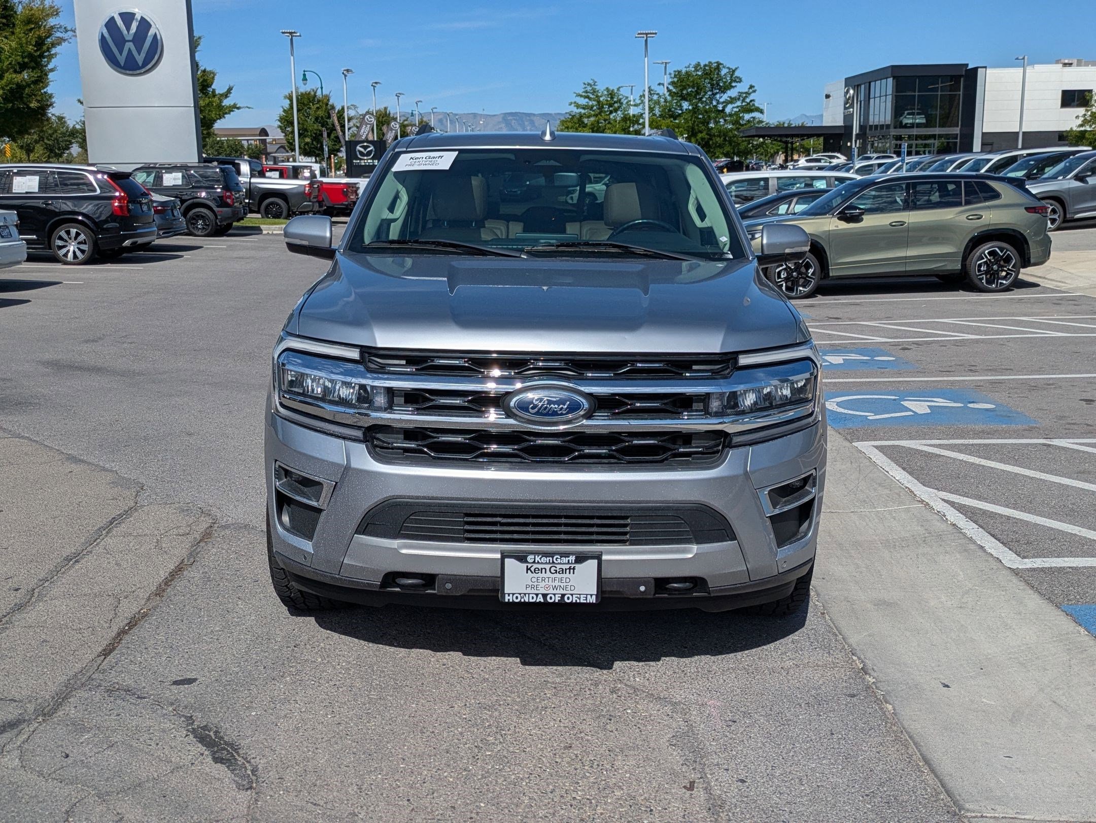 Used 2023 Silver Metallic Ford Limited image 10
