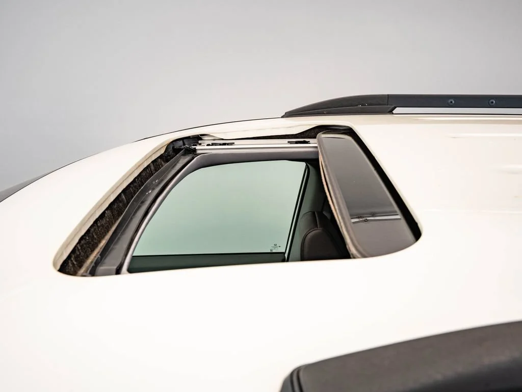 Used 2019 White Diamond Pearl Honda Elite image 14