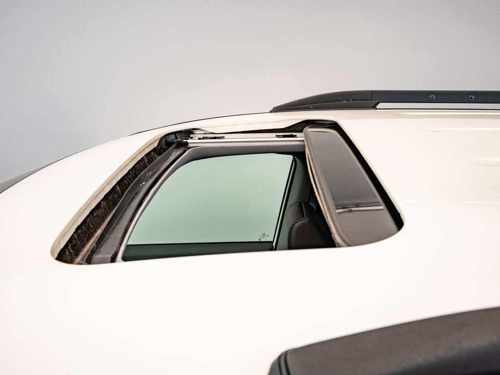 Used 2019 White Diamond Pearl Honda Elite image 14