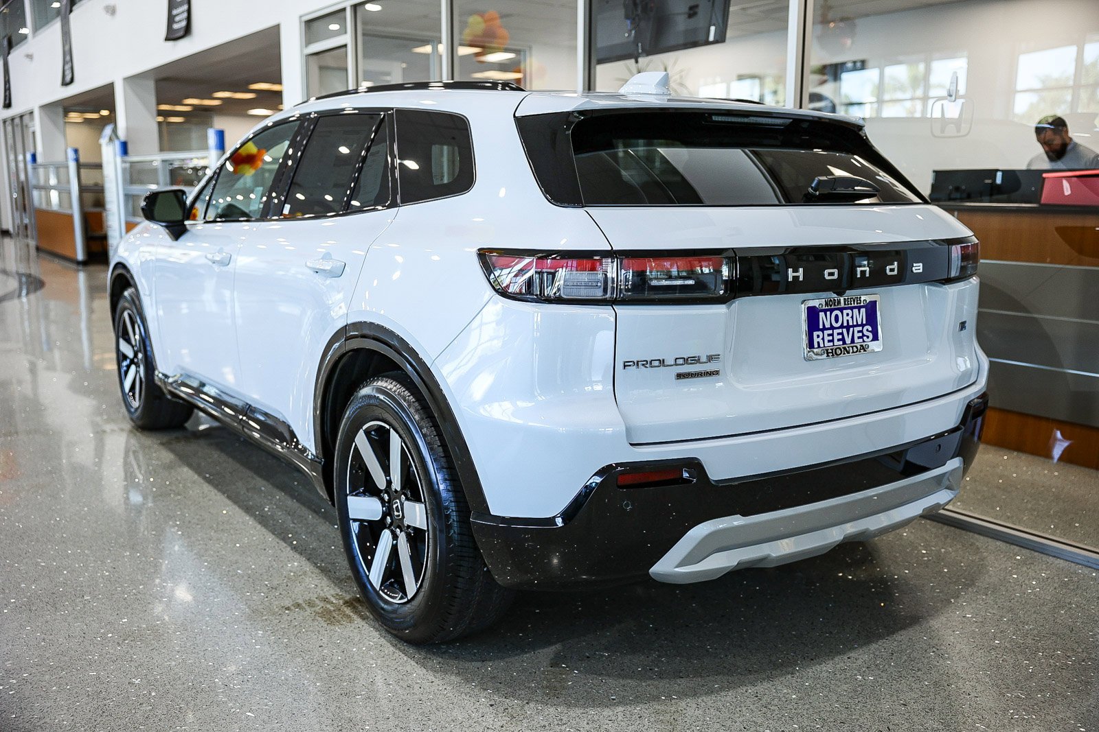 New 2026 Frostline White Pearl Honda Touring 2WD image 3