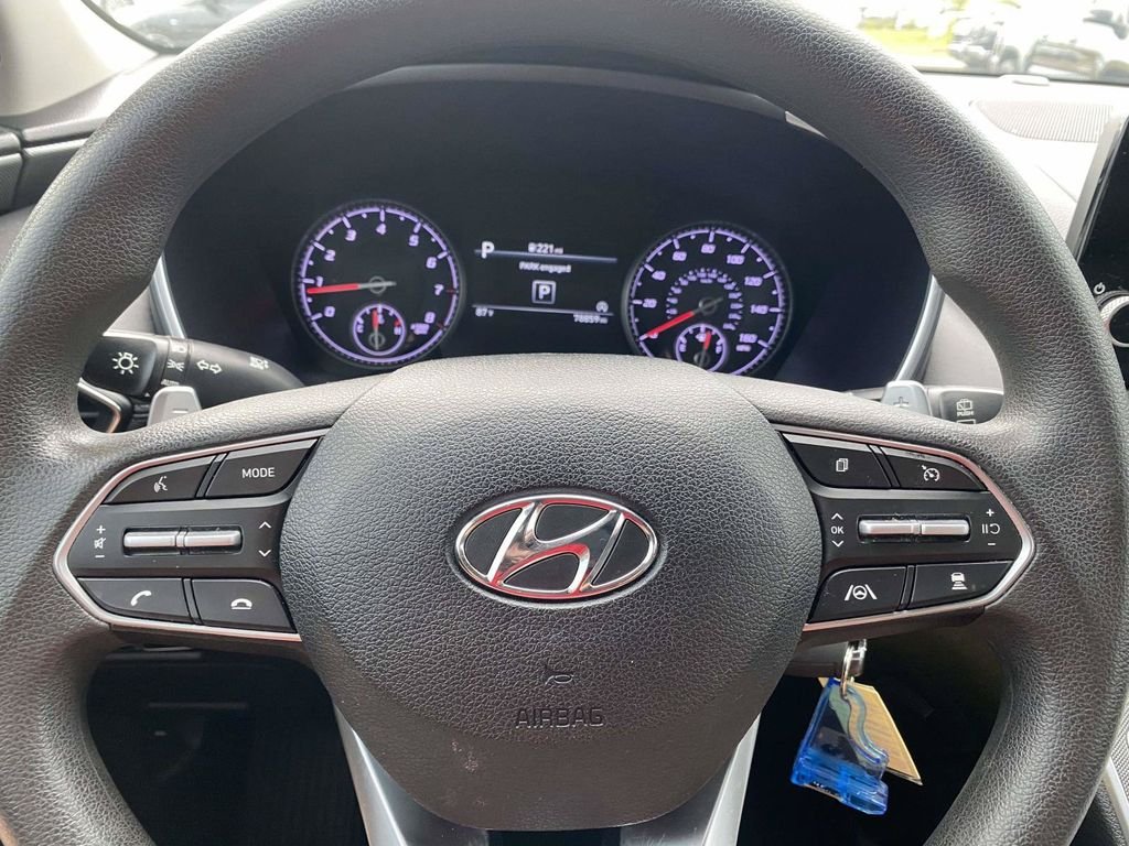 Used 2022 Gray Hyundai SE image 21