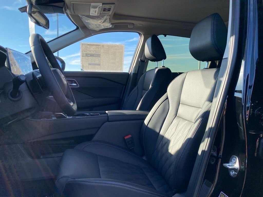 New 2026 Super Black Nissan Platinum image 15
