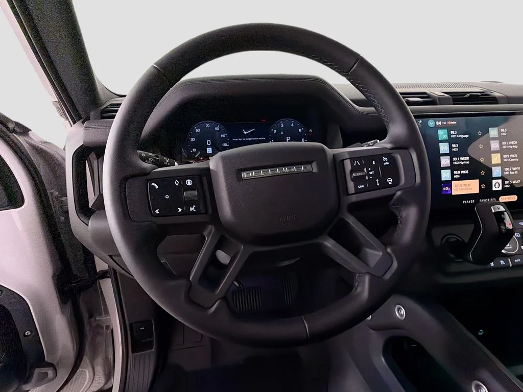 New 2026 Borasco Grey Metallic Land Rover X-Dynamic SE image 11