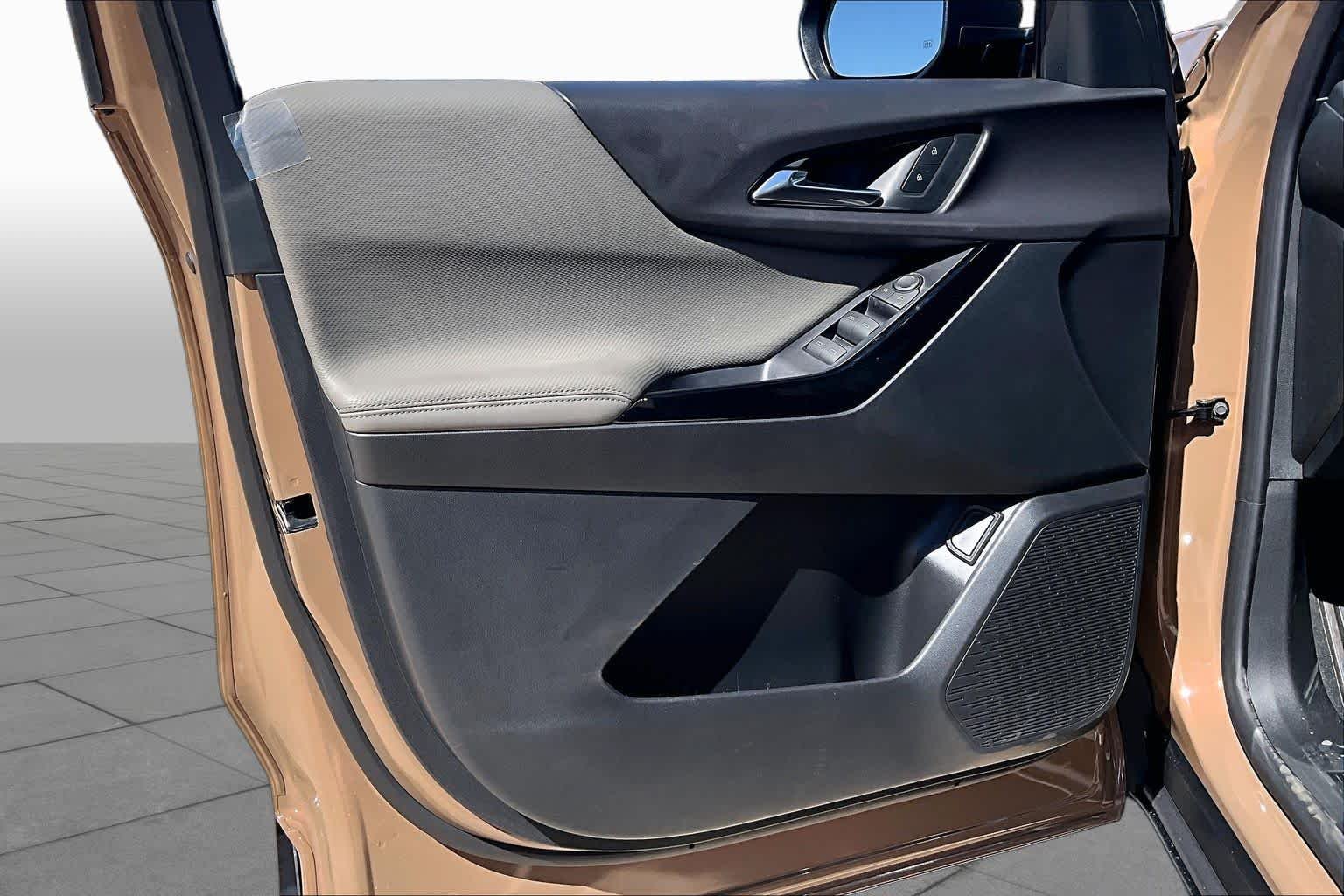 2027 Chevrolet Equinox LT - Photo 10