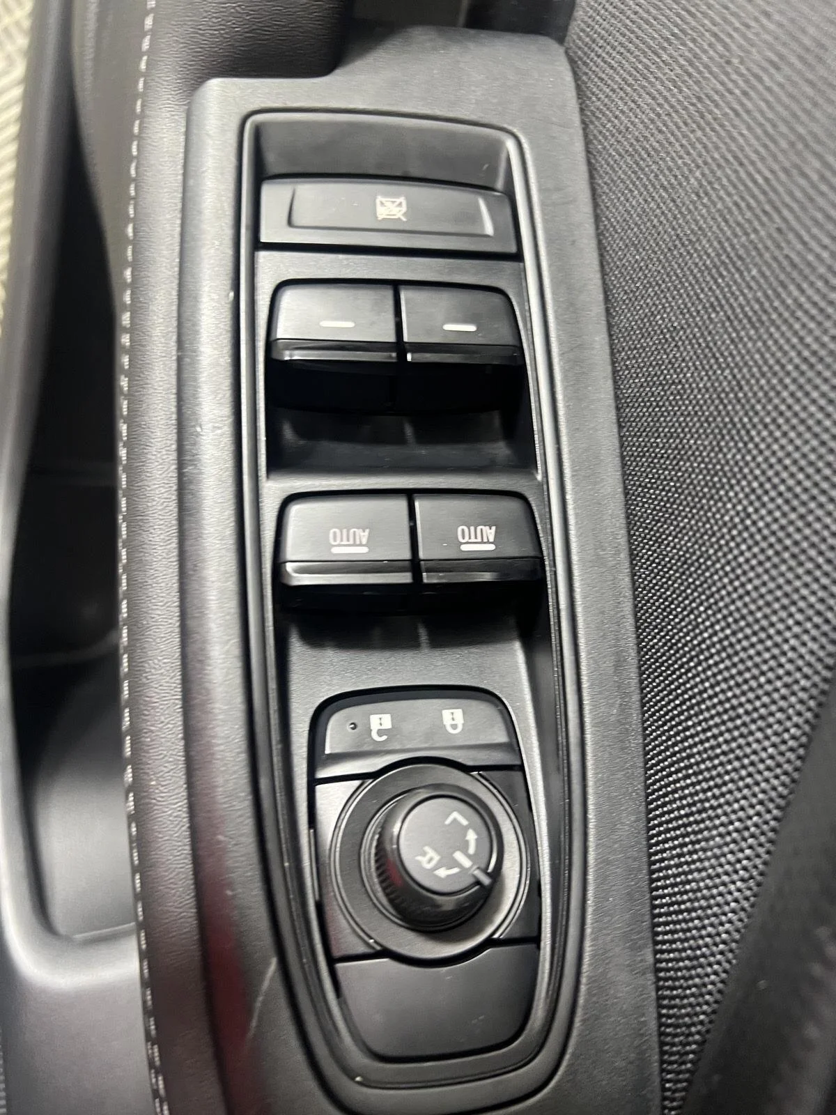 Used 2022 Ice Silver Metallic Subaru Premium image 14