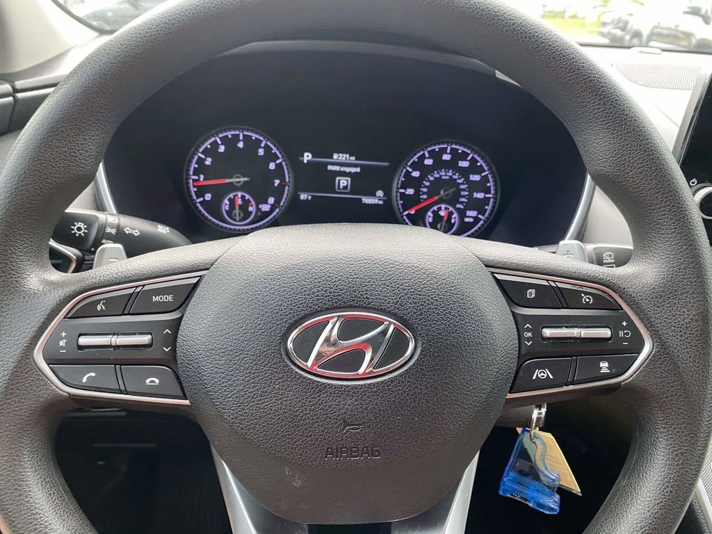 Used 2022 Gray Hyundai SE image 21