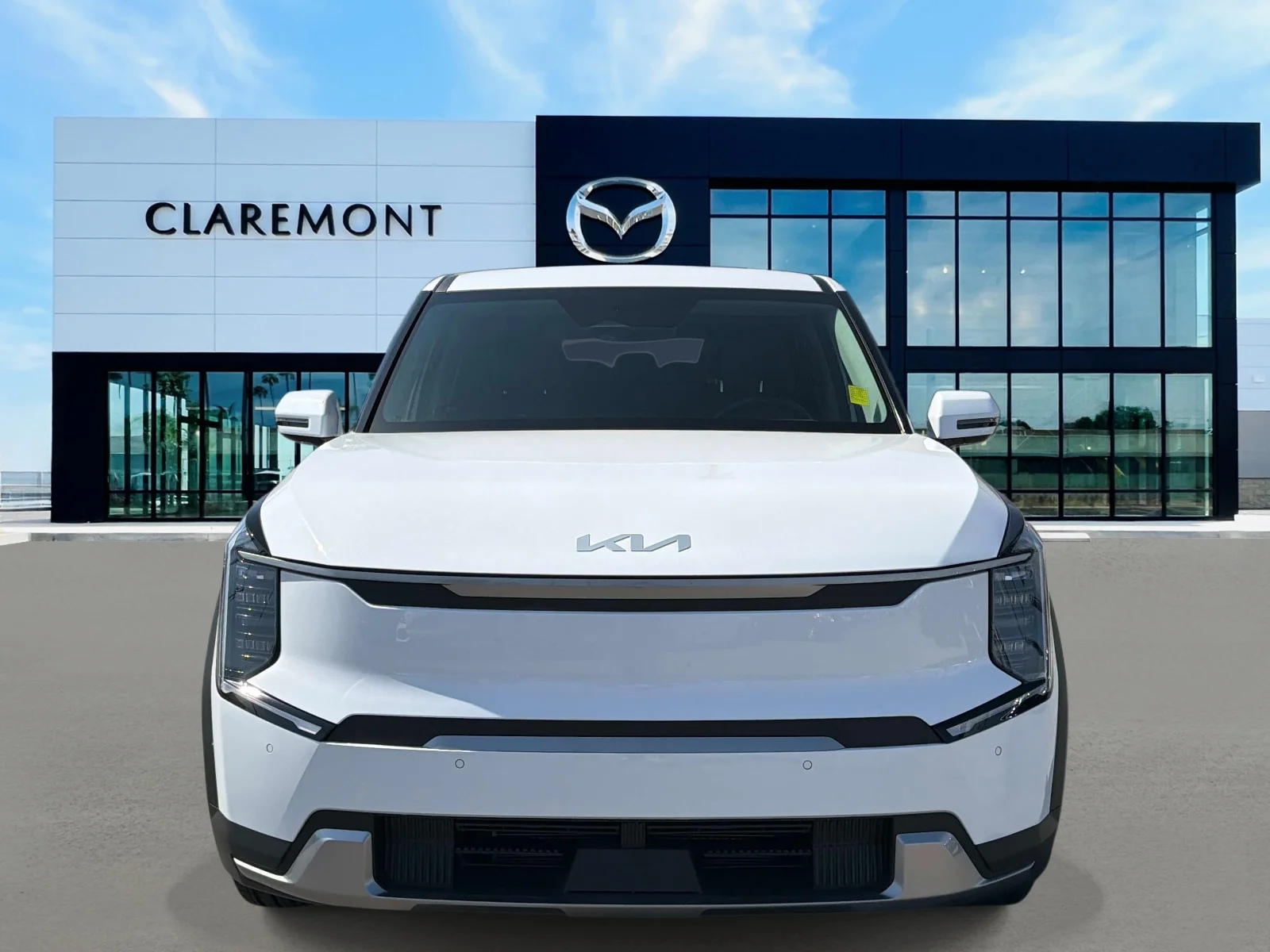 Used 2026 Kia EV9 Light L/R with VIN 5XYAB5S1XTG004072 for sale in Claremont, CA