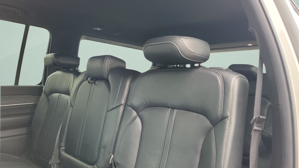 Used 2022 White Jeep Series III image 10