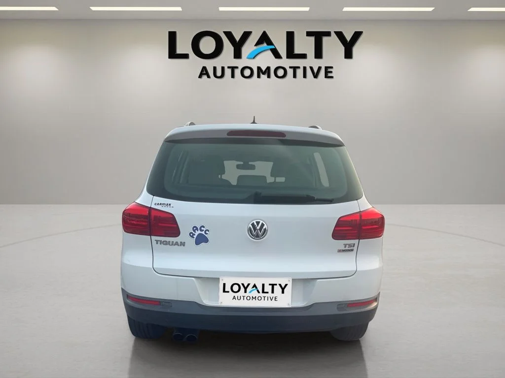 Used 2016 White Volkswagen SE image 4