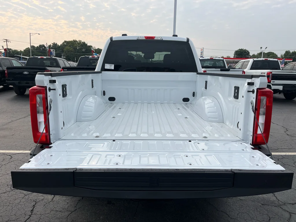 New 2026 Oxford White Ford F-250® XLT image 9