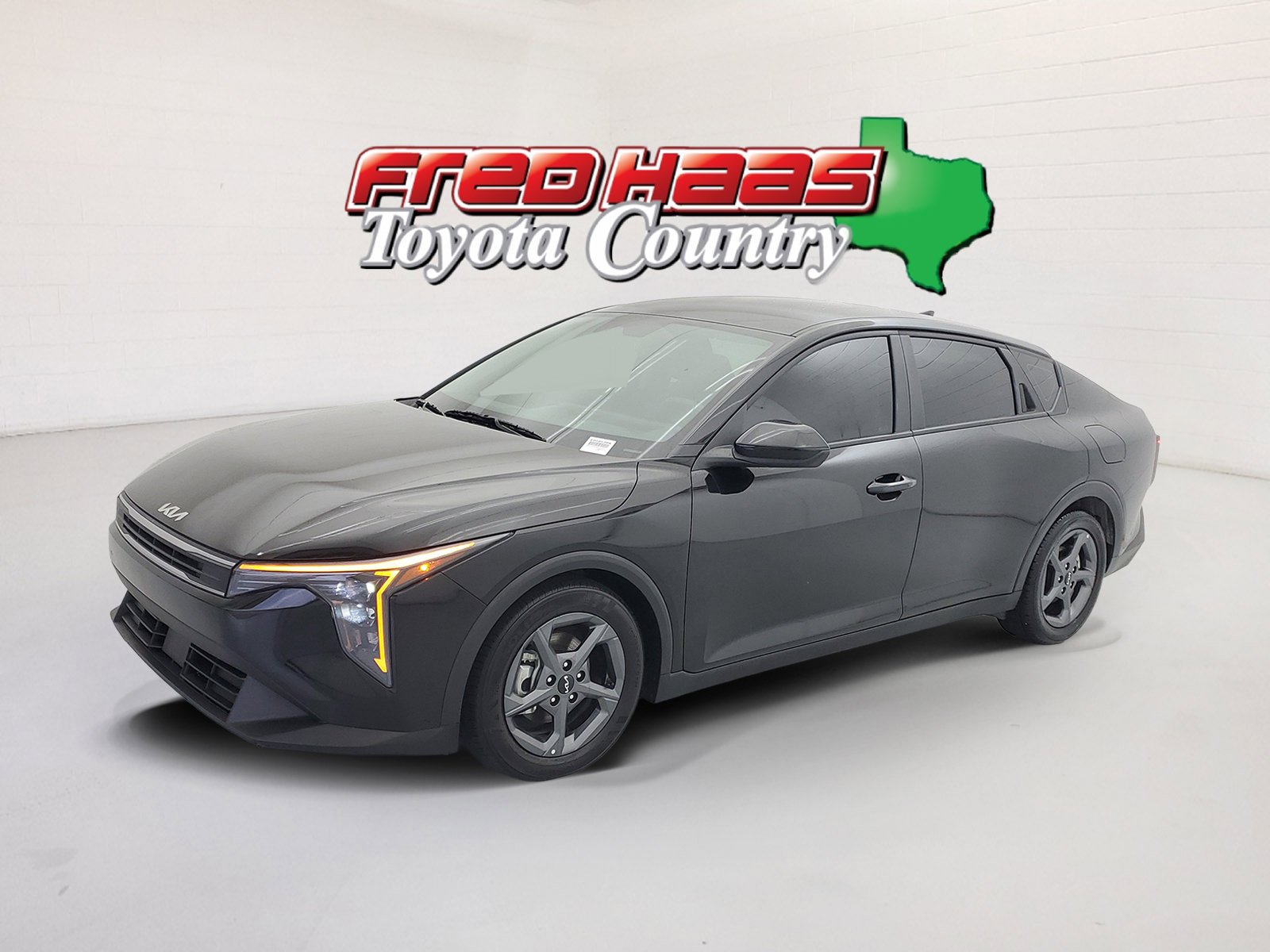 2025 Kia K4 LXS AT's photo