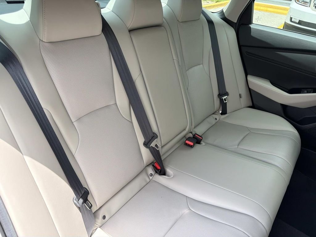 Used 2024  Honda Touring image 9