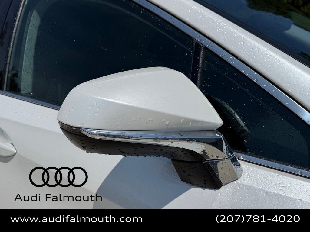 Used 2016 White Lexus 450h image 9