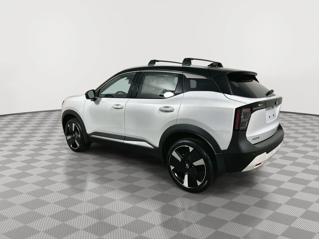 New 2026 Aspen White TriCoat / Super Black Two-tone Nissan SR image 6