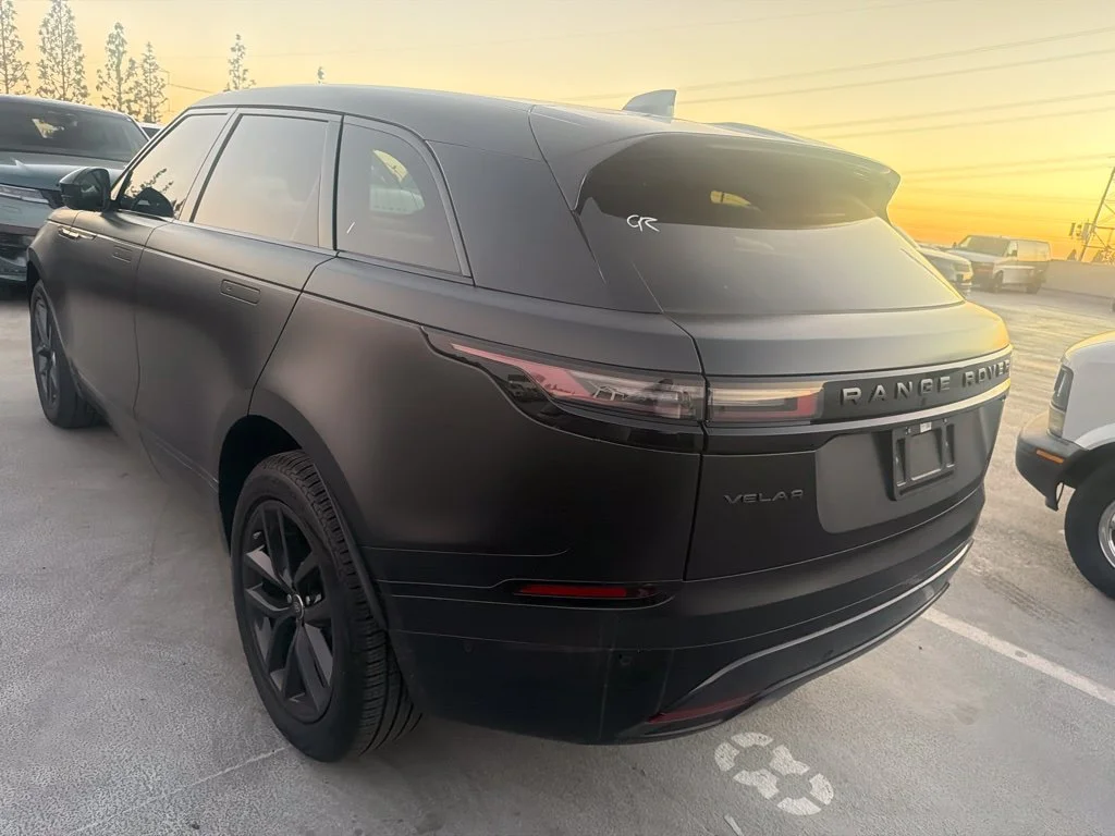 Used 2026 Black Land Rover Dynamic SE image 3