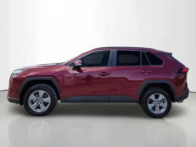 Used 2025 Ruby Flare Pearl Toyota XLE image 2